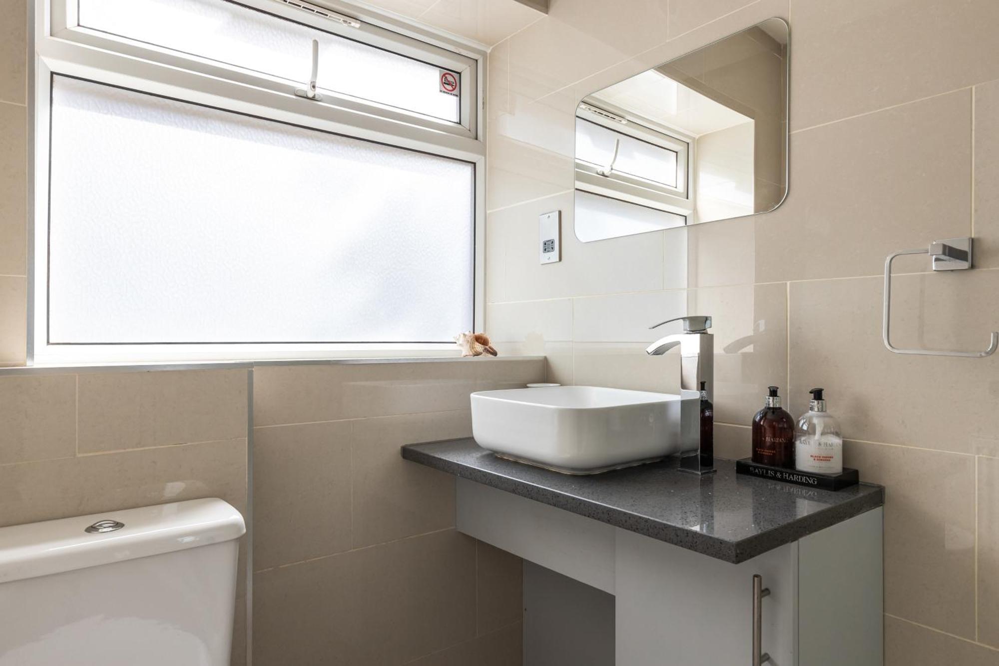 King Studio Apartment With Garden And Parking Ealing Buitenkant foto
