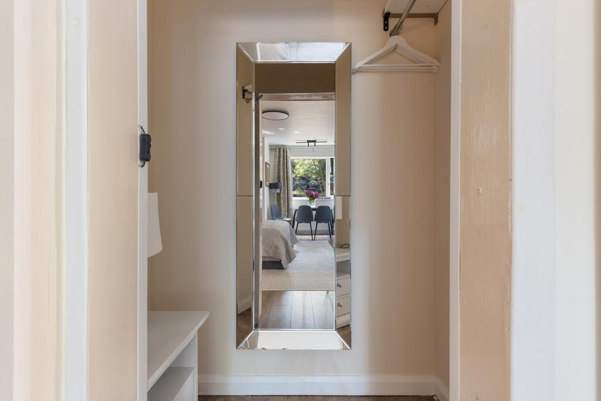 King Studio Apartment With Garden And Parking Ealing Buitenkant foto