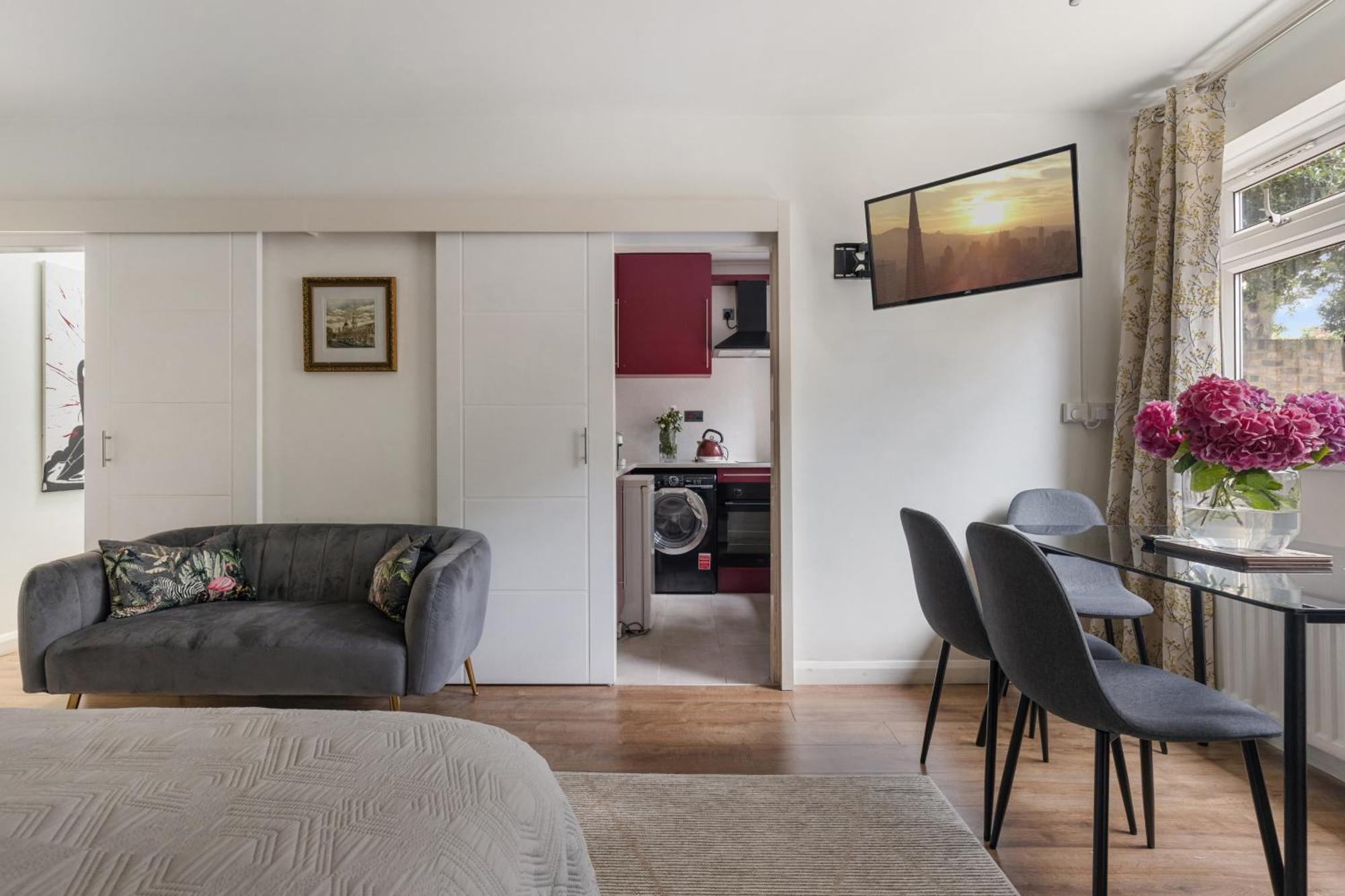 King Studio Apartment With Garden And Parking Ealing Buitenkant foto